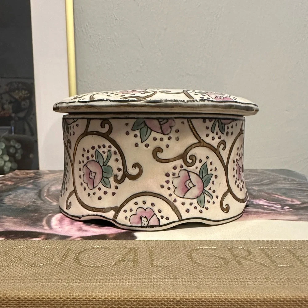 Vintage Floral Ceramic Trinket Box from JCPenney - Cottagecore - EUC